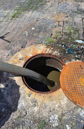 https://plumberwestleederville.com.au/uploads/2025/06/blocked-drains-256136.jpg