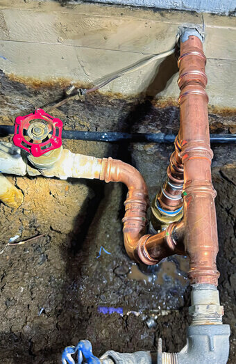 https://plumberwestleederville.com.au/uploads/2025/06/emergency-plumbing-826583.jpg