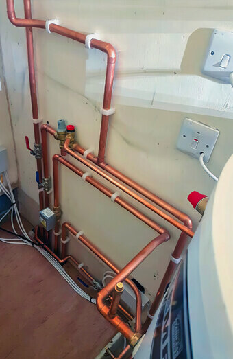 https://plumberwestleederville.com.au/uploads/2025/06/hot-water-301986.jpg