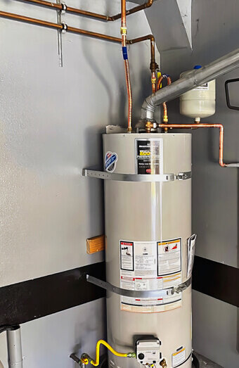 https://plumberwestleederville.com.au/uploads/2025/06/hot-water-755205.jpg